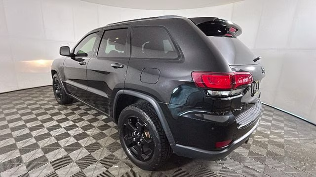 2018 Diamond Black Crystal Pearlcoat Jeep Grand Cherokee Upland Edition 4X4 SUV