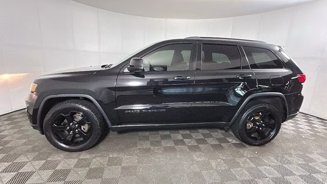 2018 Diamond Black Crystal Pearlcoat Jeep Grand Cherokee Upland Edition 4X4 SUV