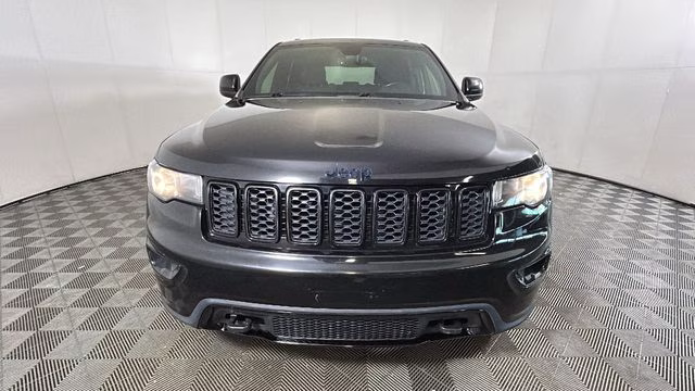 2018 Diamond Black Crystal Pearlcoat Jeep Grand Cherokee Upland Edition 4X4 SUV