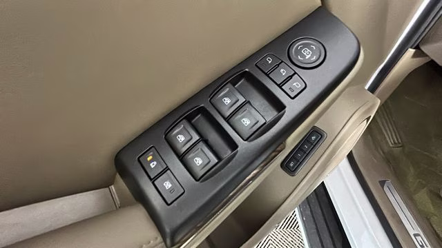 2016 Summit White GMC Yukon SLT 4X4 SUV