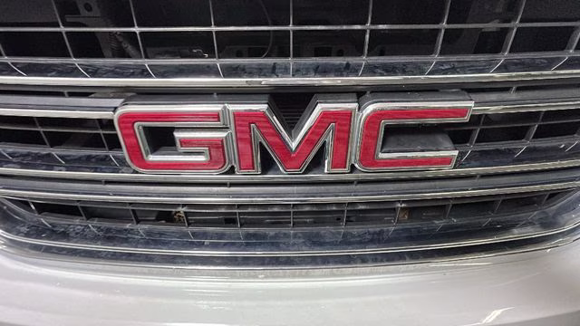 2016 Summit White GMC Yukon SLT 4X4 SUV