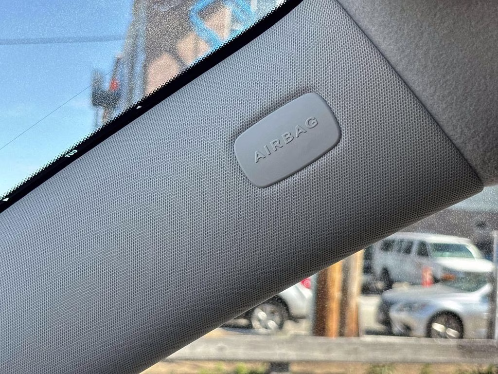 2021 White Mercedes-Benz Metris Cargo RWD Van