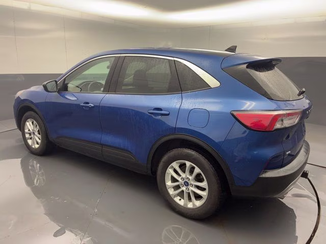2022 Blue Metallic Ford Escape SE AWD SUV