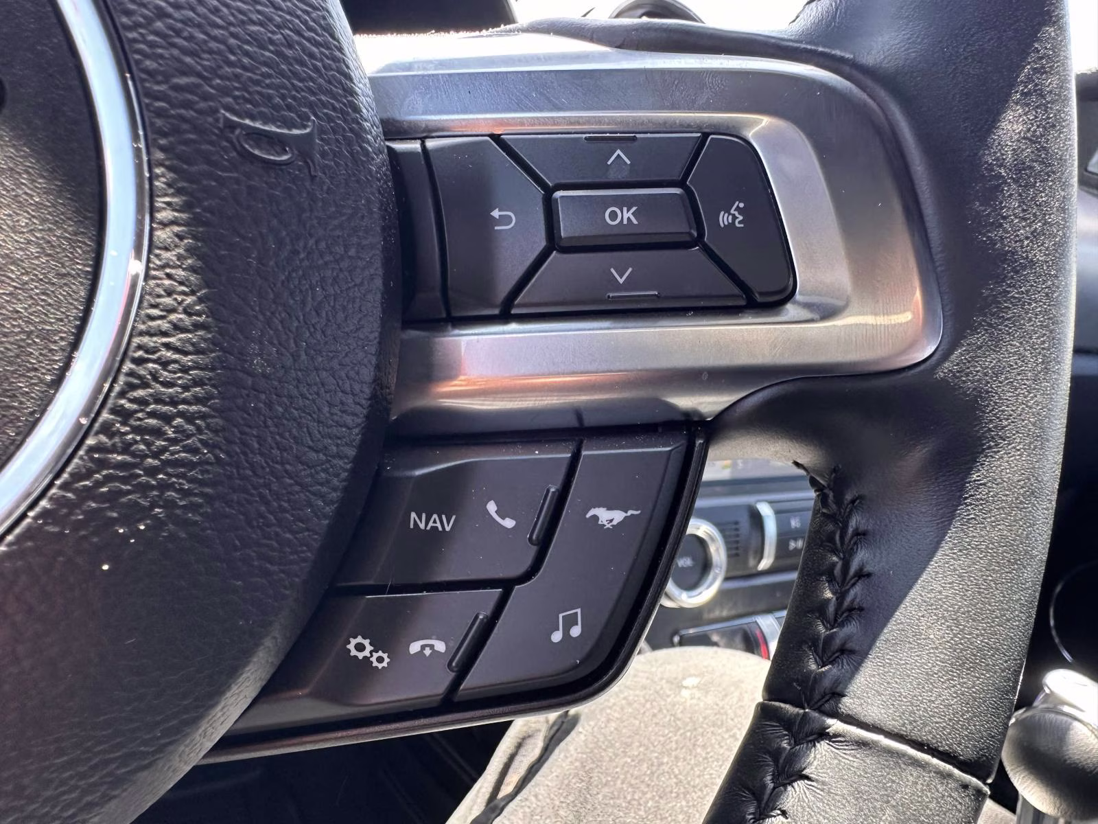 2023 Oxford White Ford Mustang EcoBoost Premium Fastback RWD Sedan