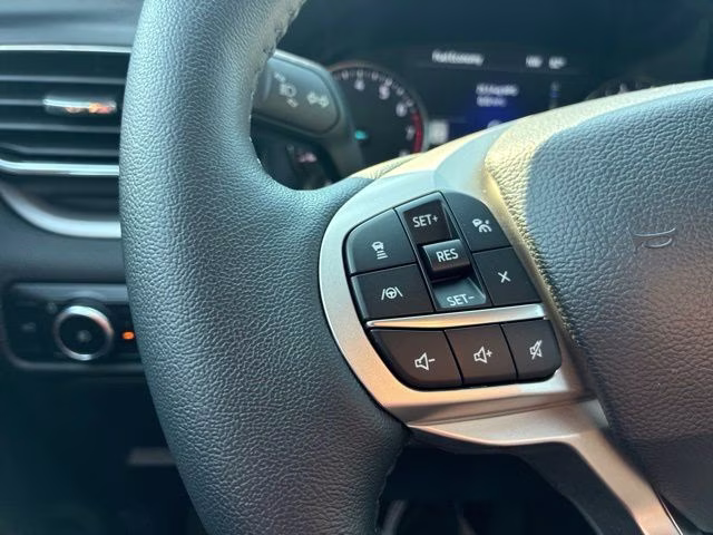2023 Silver Metallic Ford Explorer XLT RWD SUV