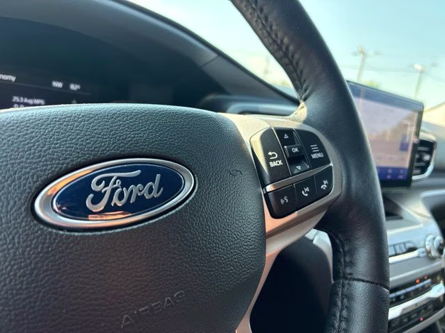 2023 Silver Metallic Ford Explorer XLT RWD SUV