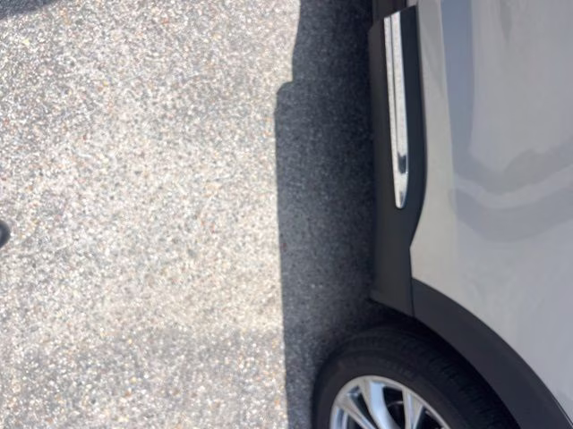 2023 Iconic Silver Metallic Ford Explorer XLT RWD SUV