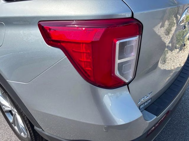 2023 Silver Metallic Ford Explorer XLT RWD SUV