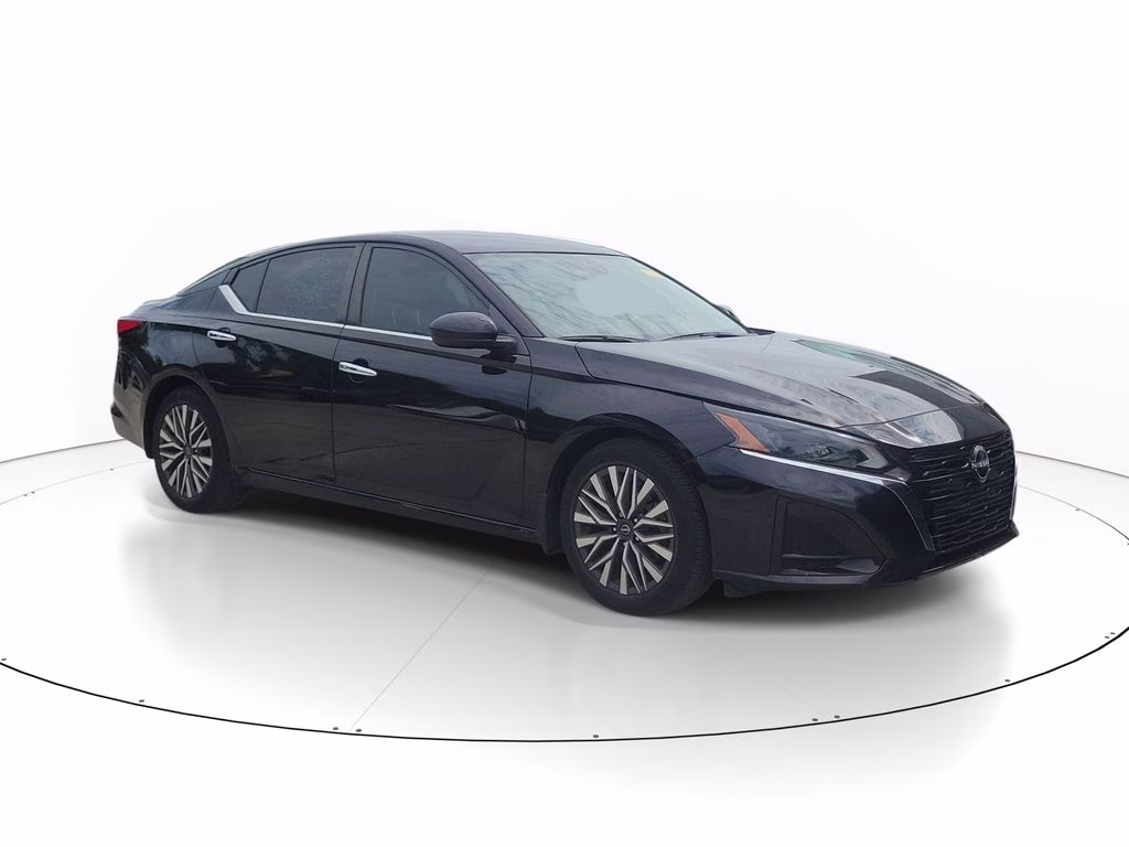 2023 Super Black Clearcoat Nissan Altima 2.5 SV FWD Sedan