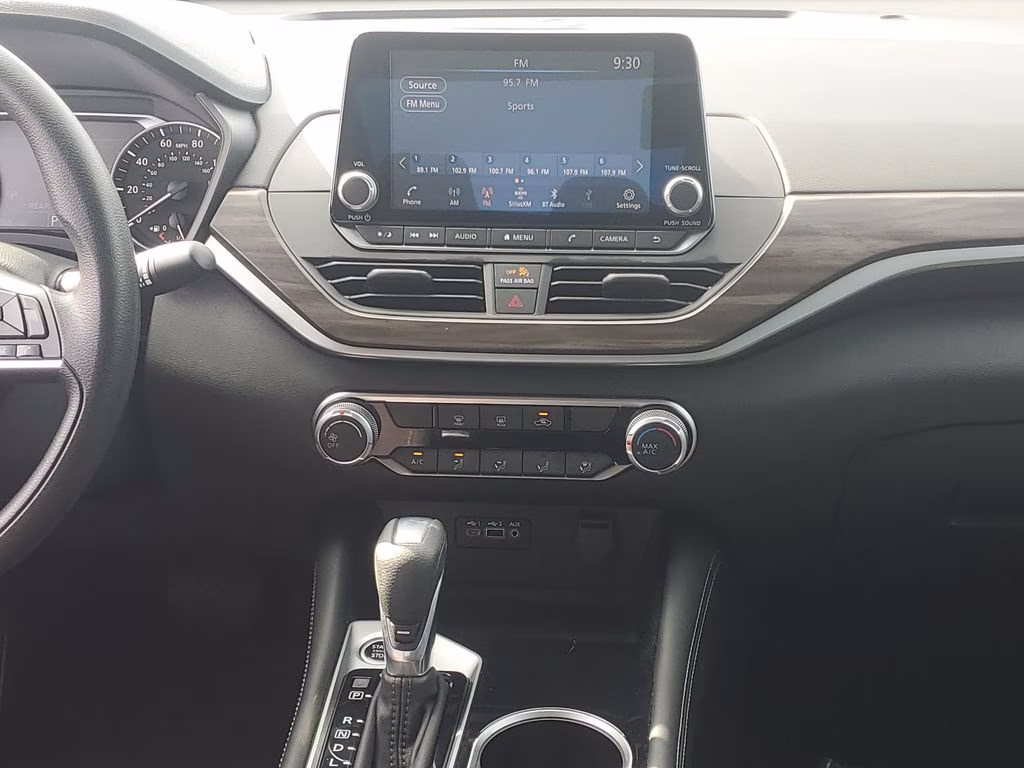 2023 Super Black Clearcoat Nissan Altima 2.5 SV FWD Sedan