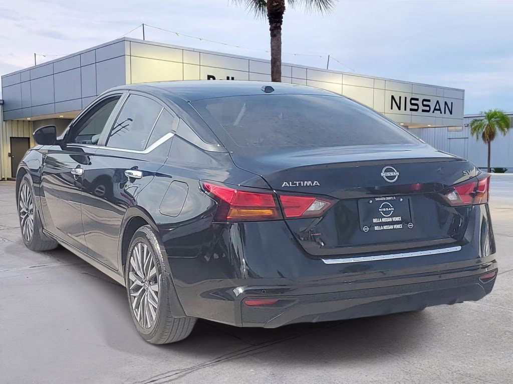 2023 Super Black Clearcoat Nissan Altima 2.5 SV FWD Sedan