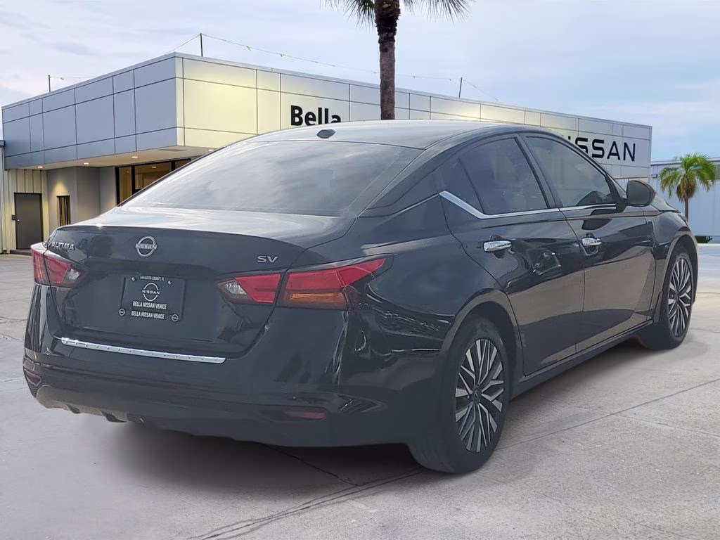 2023 Super Black Clearcoat Nissan Altima 2.5 SV FWD Sedan