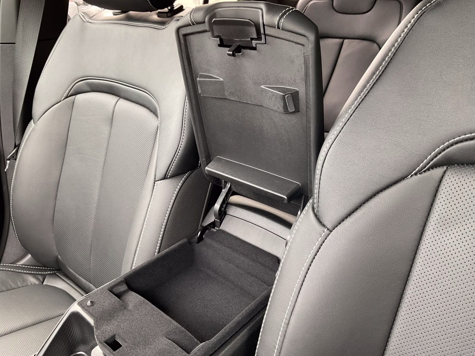 2026 Silver Zynith Jeep Grand Cherokee Limited Reserve 4X4 SUV