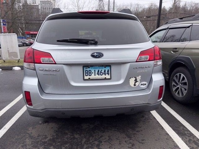 2012 Ice Silver Metallic Subaru Outback 2.5i Premium AWD SUV