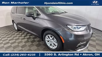 2023 Granite Crystal Metallic Clearcoat Chrysler Pacifica Touring L FWD Van