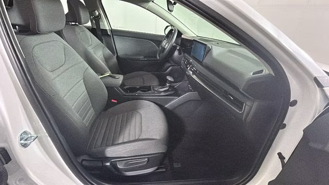 2025 Snow White Pearl Kia K4 EX FWD Sedan