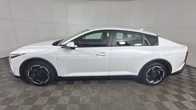 2025 Snow White Pearl Kia K4 EX FWD Sedan