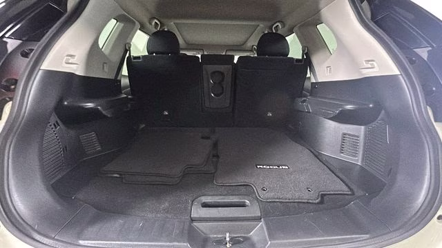 2020 White Nissan Rogue S AWD SUV