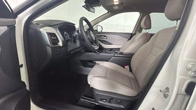2023 Pearl White Tricoat Nissan Rogue SV AWD SUV