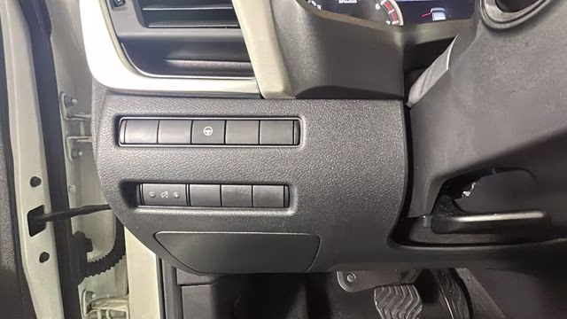2023 Pearl White Tricoat Nissan Rogue SV AWD SUV