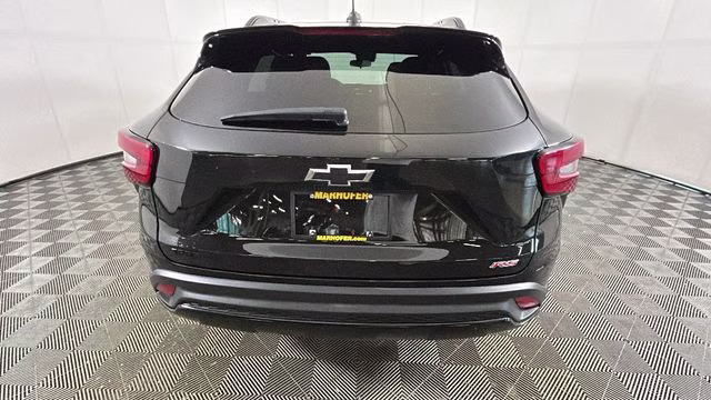 2024 Mosaic Black Metallic Chevrolet Trax 2RS FWD SUV