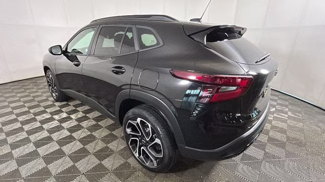 2024 Mosaic Black Metallic Chevrolet Trax 2RS FWD SUV