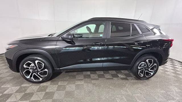 2024 Mosaic Black Metallic Chevrolet Trax 2RS FWD SUV