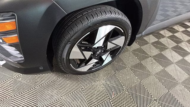 2024 Ecotronic Gray Pearl Hyundai Kona Limited FWD SUV