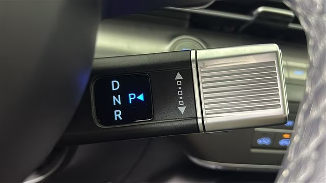 2024 Ecotronic Gray Pearl Hyundai Kona Limited FWD SUV
