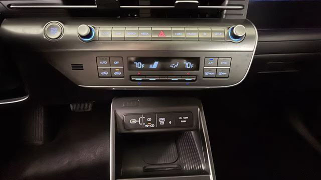 2024 Ecotronic Gray Pearl Hyundai Kona Limited FWD SUV