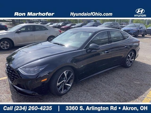 2023 Black Hyundai Sonata SEL Plus FWD Sedan