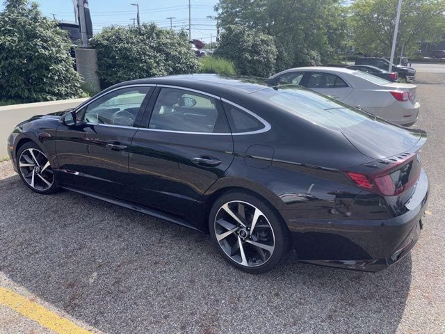 2023 Black Hyundai Sonata SEL Plus FWD Sedan