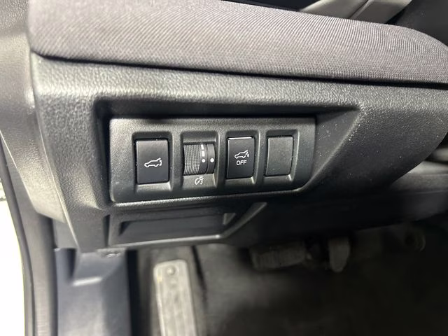 2023 Crystal White Pearl Subaru Outback Premium AWD SUV