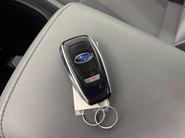 2023 Crystal White Pearl Subaru Outback Premium AWD SUV