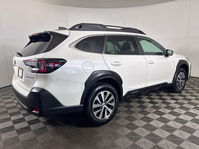 2023 Crystal White Pearl Subaru Outback Premium AWD SUV