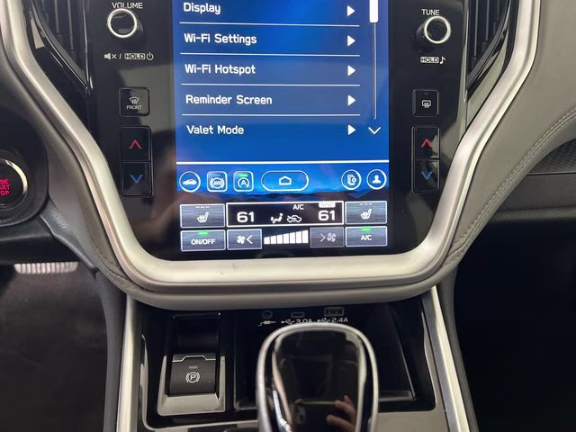 2023 Crystal White Pearl Subaru Outback Premium AWD SUV
