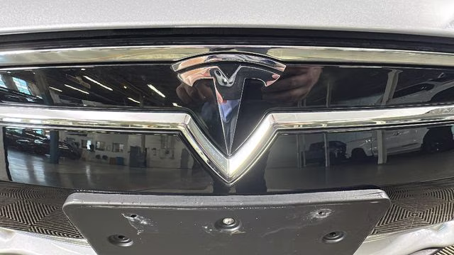 2014 Silver Metallic Tesla Model S P85D RWD Hatchback