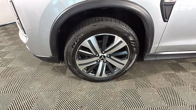 2024 Alloy Silver Metallic Mitsubishi Outlander Sport 2.0 ES 4X4 SUV