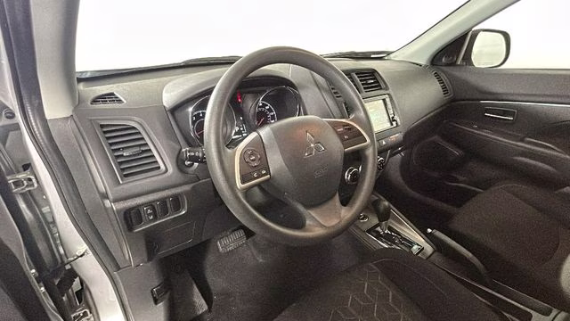 2024 Alloy Silver Metallic Mitsubishi Outlander Sport 2.0 ES 4X4 SUV