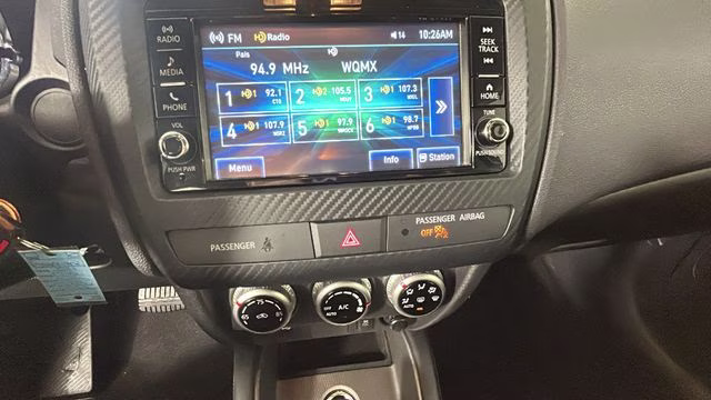2024 Alloy Silver Metallic Mitsubishi Outlander Sport 2.0 ES 4X4 SUV