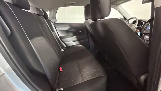 2024 Alloy Silver Metallic Mitsubishi Outlander Sport 2.0 ES 4X4 SUV