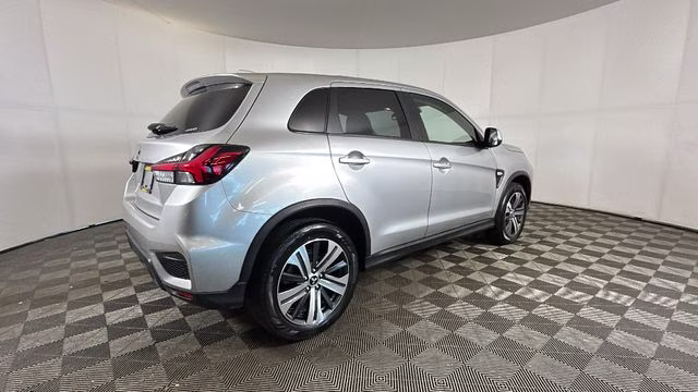 2024 Alloy Silver Metallic Mitsubishi Outlander Sport 2.0 ES 4X4 SUV