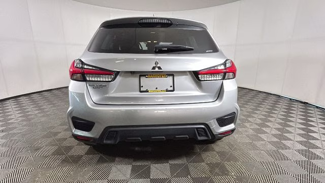 2024 Alloy Silver Metallic Mitsubishi Outlander Sport 2.0 ES 4X4 SUV