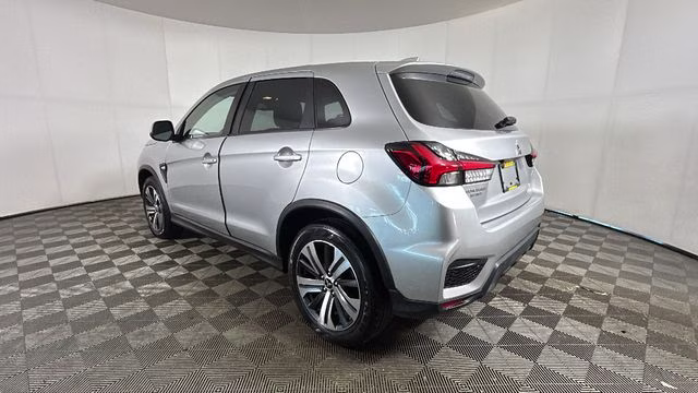 2024 Alloy Silver Metallic Mitsubishi Outlander Sport 2.0 ES 4X4 SUV
