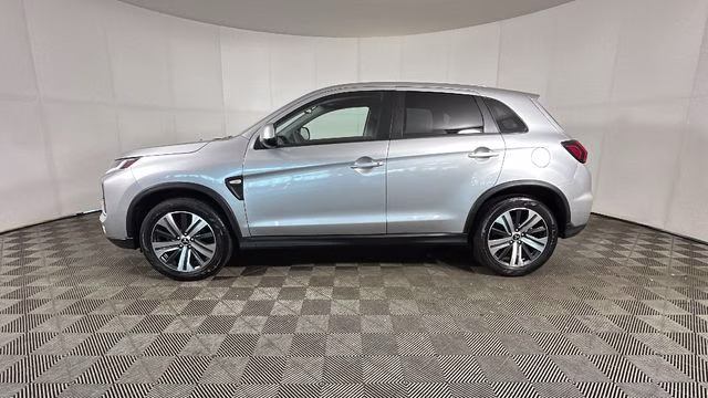 2024 Alloy Silver Metallic Mitsubishi Outlander Sport 2.0 ES 4X4 SUV