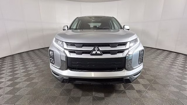 2024 Alloy Silver Metallic Mitsubishi Outlander Sport 2.0 ES 4X4 SUV