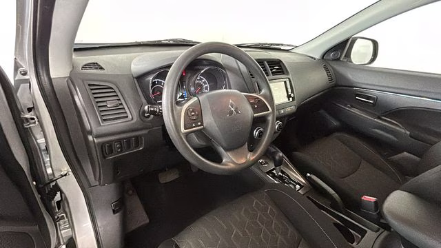 2025 Alloy Silver Metallic Mitsubishi Outlander Sport 2.0 ES 4X4 SUV