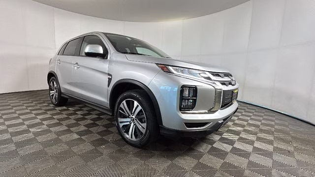 2025 Alloy Silver Metallic Mitsubishi Outlander Sport 2.0 ES 4X4 SUV