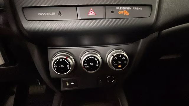 2025 Alloy Silver Metallic Mitsubishi Outlander Sport 2.0 ES 4X4 SUV