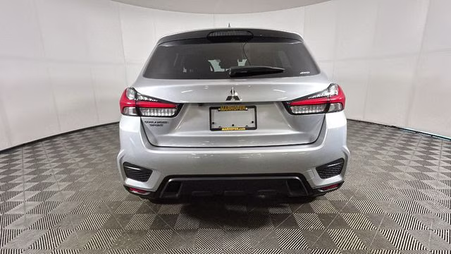 2025 Alloy Silver Metallic Mitsubishi Outlander Sport 2.0 ES 4X4 SUV